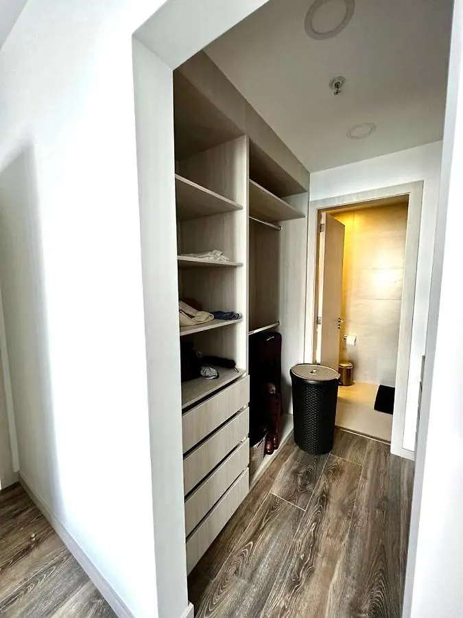 Luxury Apartment With Balcony And View Quito Ecuador
