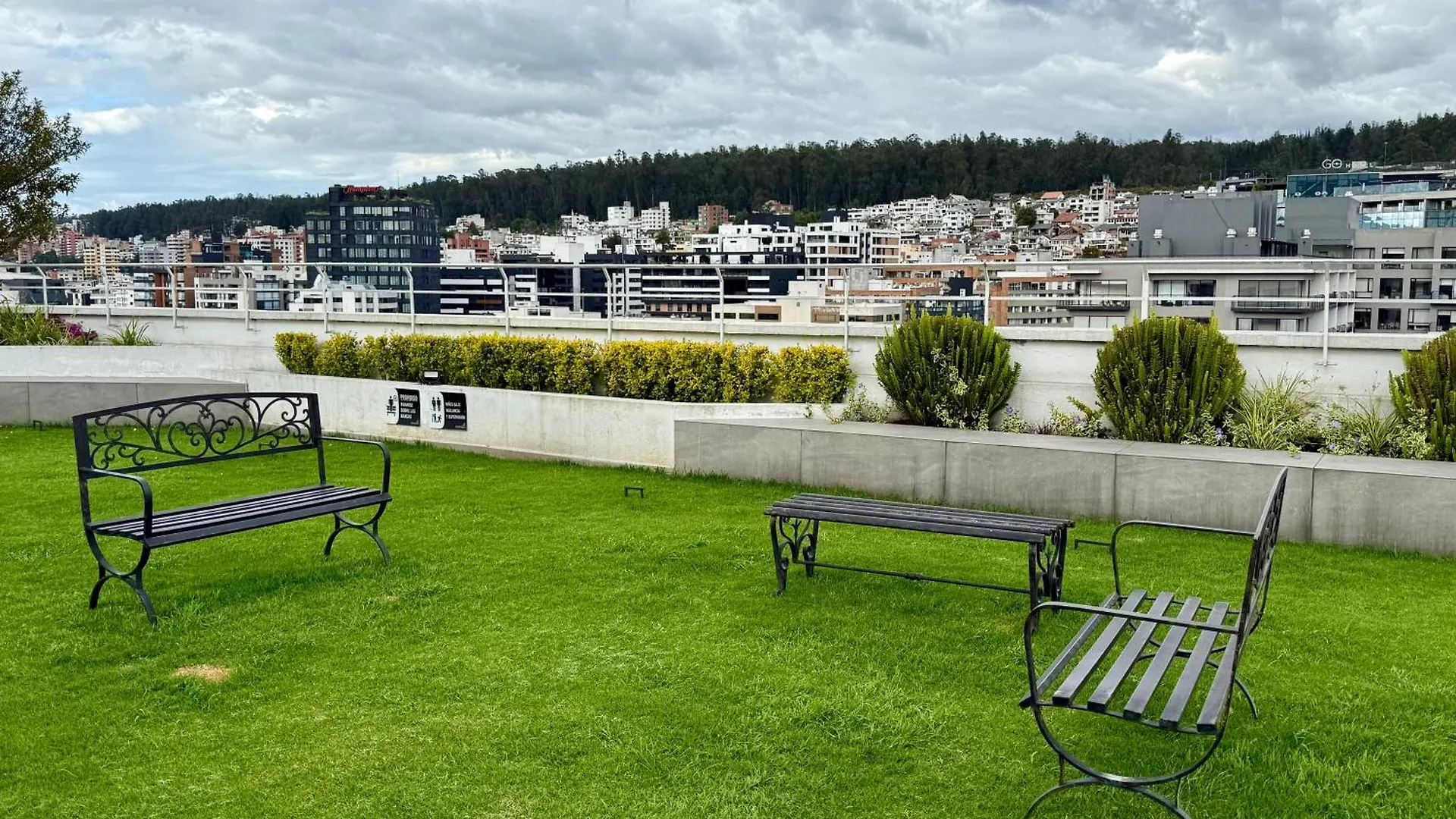Luxury Apartment With Balcony And View Quito