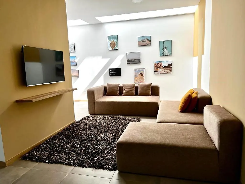 Luxury Apartment With Balcony And View Quito
