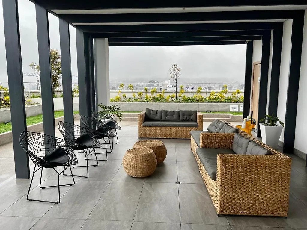 Luxury Apartment With Balcony And View Quito