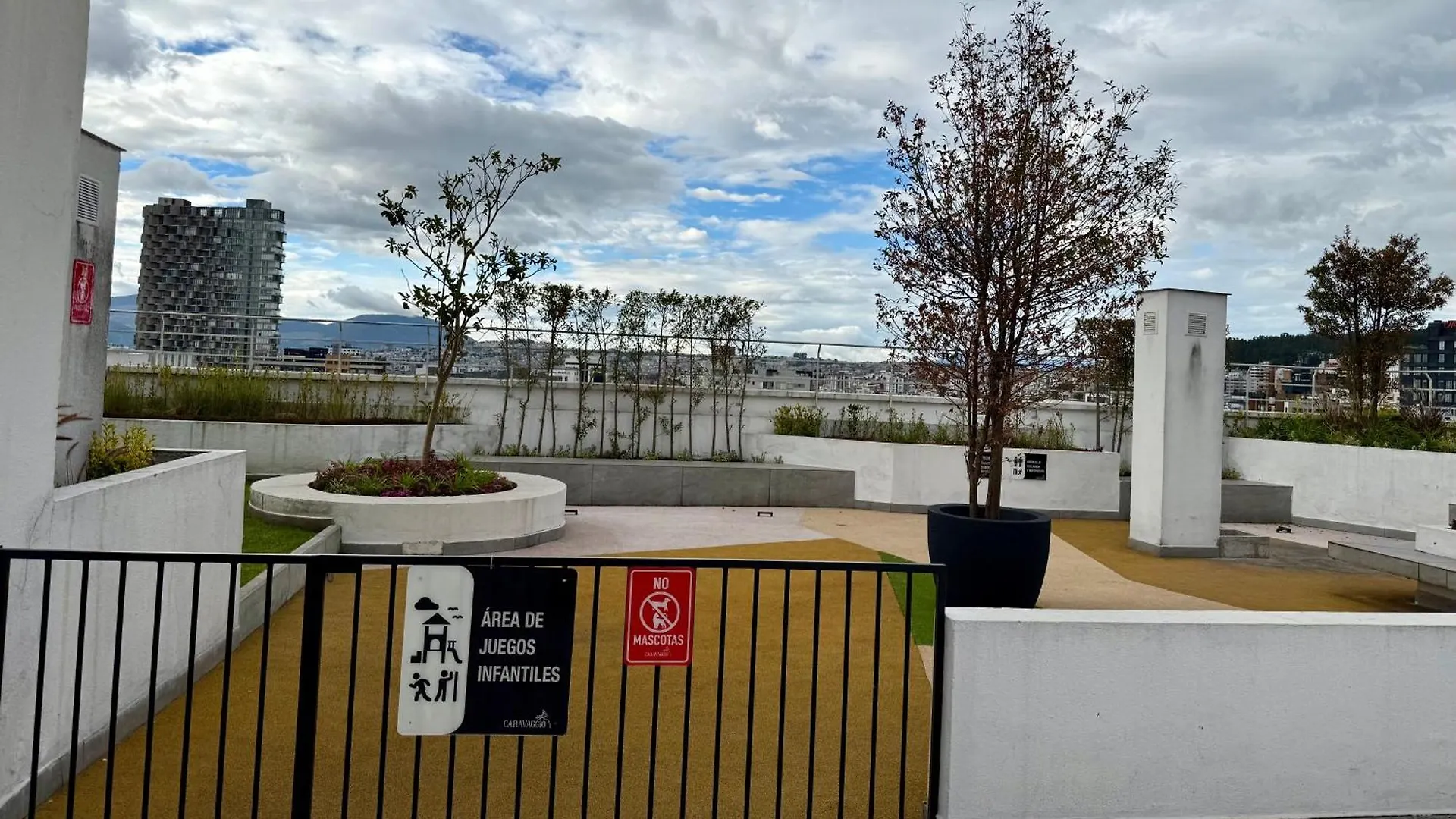 Luxury Apartment With Balcony And View Quito Ecuador