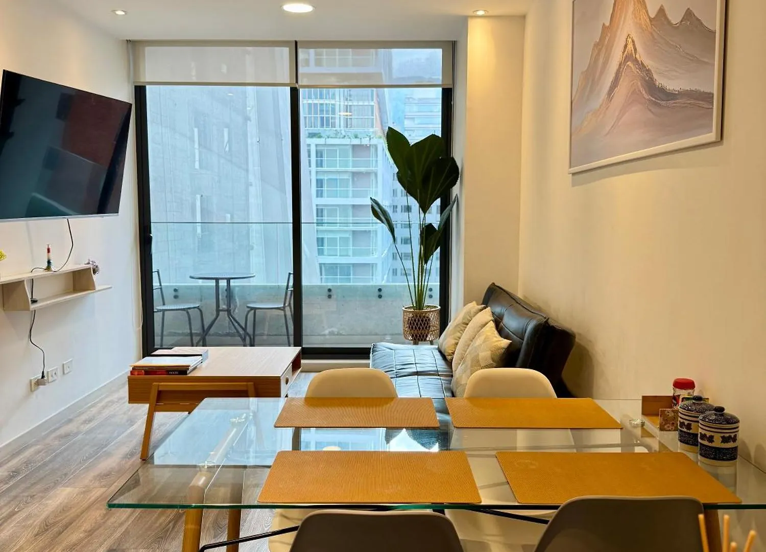 Luxury Apartment With Balcony And View Quito Ecuador